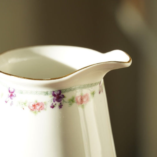 Pot à lait en porcelaine vintage fleuri et doré