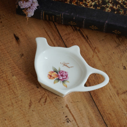 Repose-sachet "April" du mois d'Avril en porcelaine anglaise fleurie Windsor