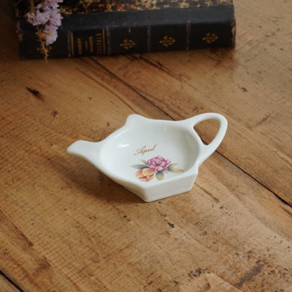 Repose-sachet "April" du mois d'Avril en porcelaine anglaise fleurie Windsor