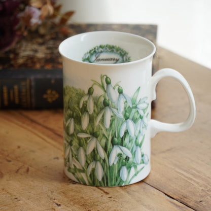Mug "Snow" du mois de Janvier en porcelaine anglaise fleurie Dunoon