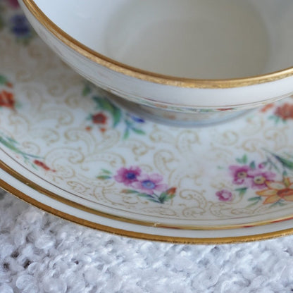 Tasses "Prudence" en porcelaine de Limoges fleuries et dorées (lot de 2)