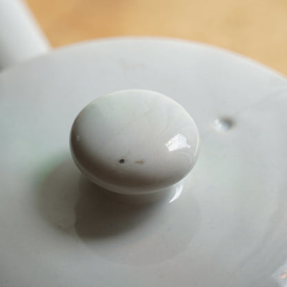 Théière "Olmire" en céramique blanche des années 60/70