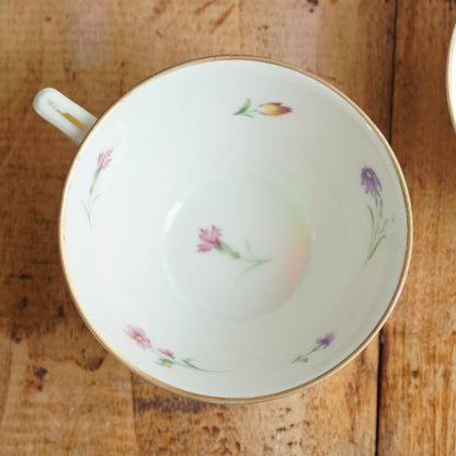 Tête-à-tête de tasses "Francine" en porcelaine fleurie et dorée de Limoges F.R.G