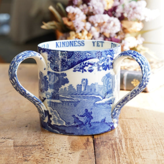 Mug "Aretha" à 3 anses en porcelaine anglaise aux paysages de campagne bleutés style Italien signé Spode Copeland (rare)