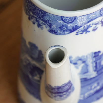 Théière "Aretha" en porcelaine anglaise aux paysages de campagne bleutés style Italien signé Spode Copeland (rare)