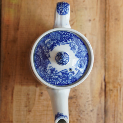 Théière "Aretha" en porcelaine anglaise aux paysages de campagne bleutés style Italien signé Spode Copeland (rare)