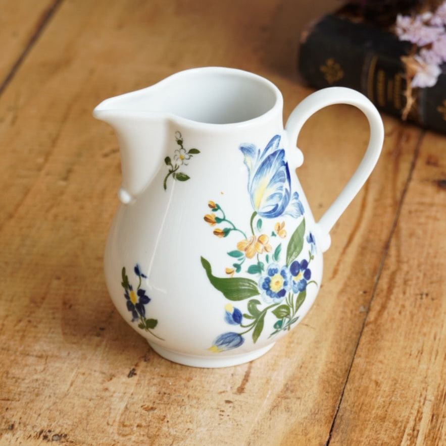 Pot à lait "Beate" en porcelaine allemande fleurie Kahla