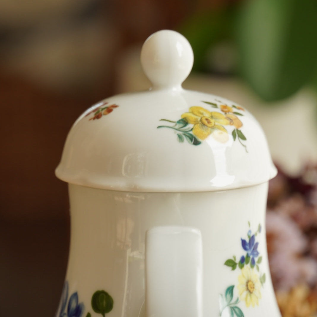 Théière ou cafetière "Beate" en porcelaine allemande fleurie colorée Kahla