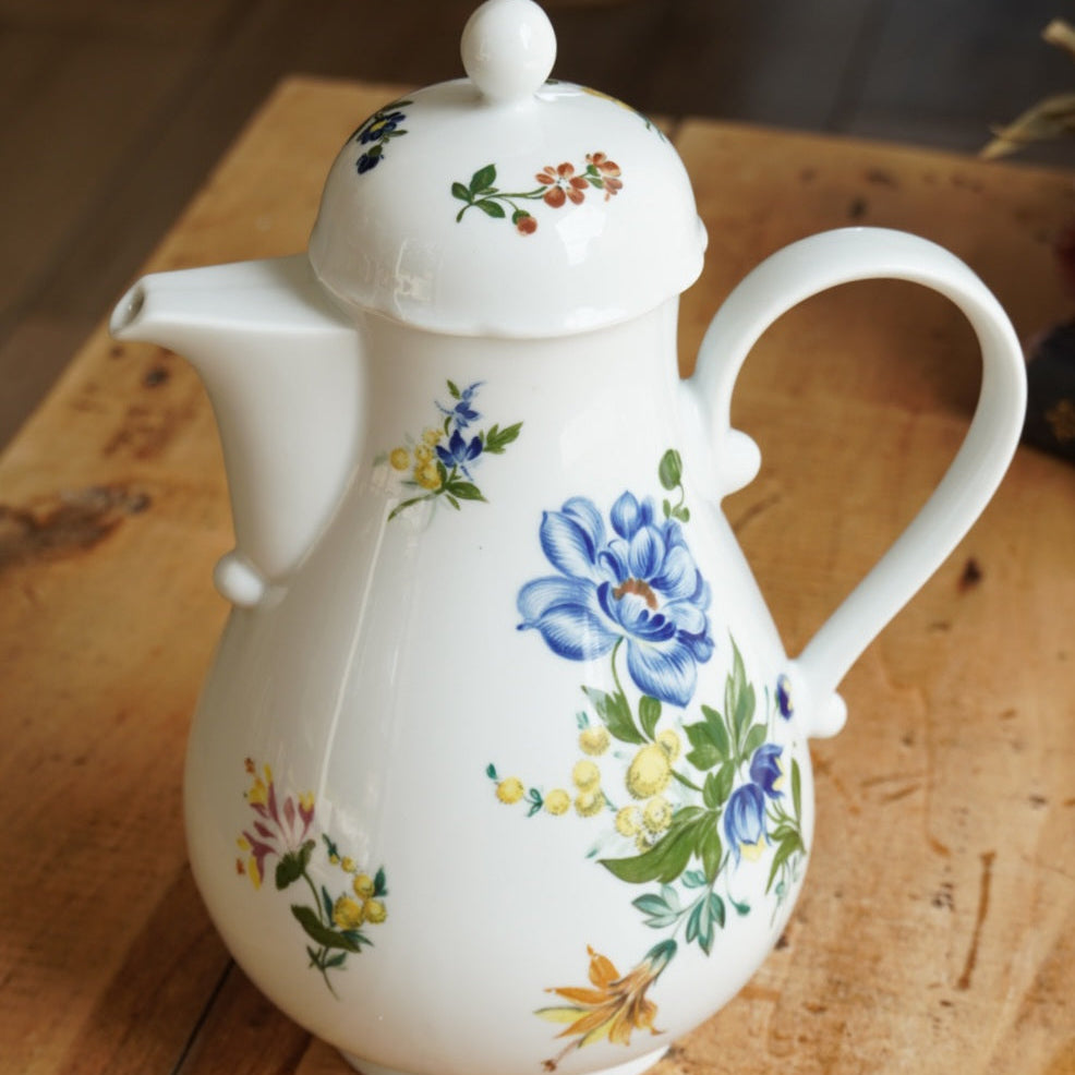 Théière ou cafetière "Beate" en porcelaine allemande fleurie colorée Kahla