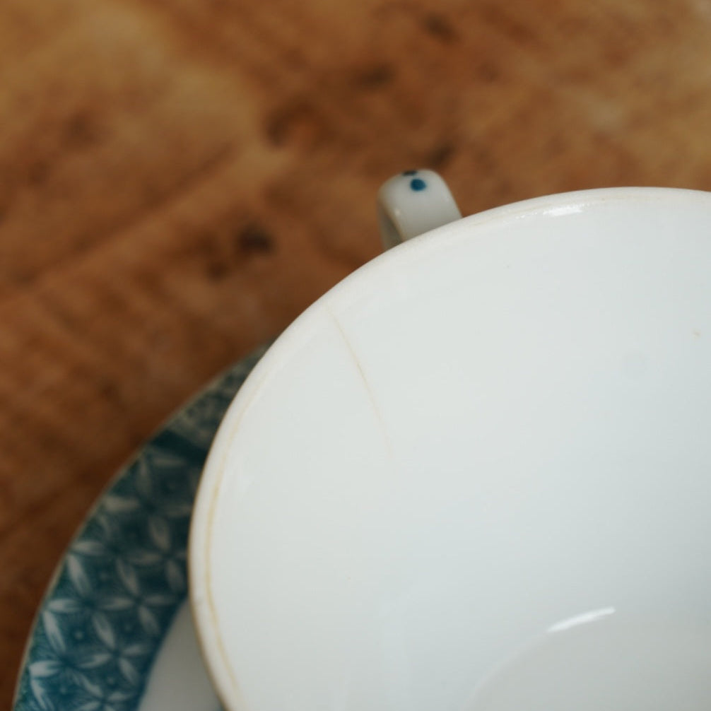 Ensemble de petites tasses "Ayamé" en porcelaine fine japonaise aux motifs bleutés (lot de 4)