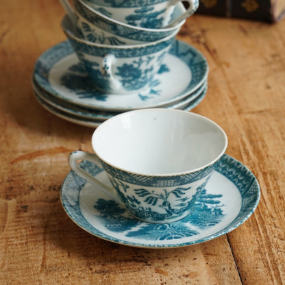Ensemble de petites tasses "Ayamé" en porcelaine fine japonaise aux motifs bleutés (lot de 4)