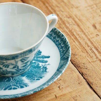 Ensemble de petites tasses "Ayamé" en porcelaine fine japonaise aux motifs bleutés (lot de 4)
