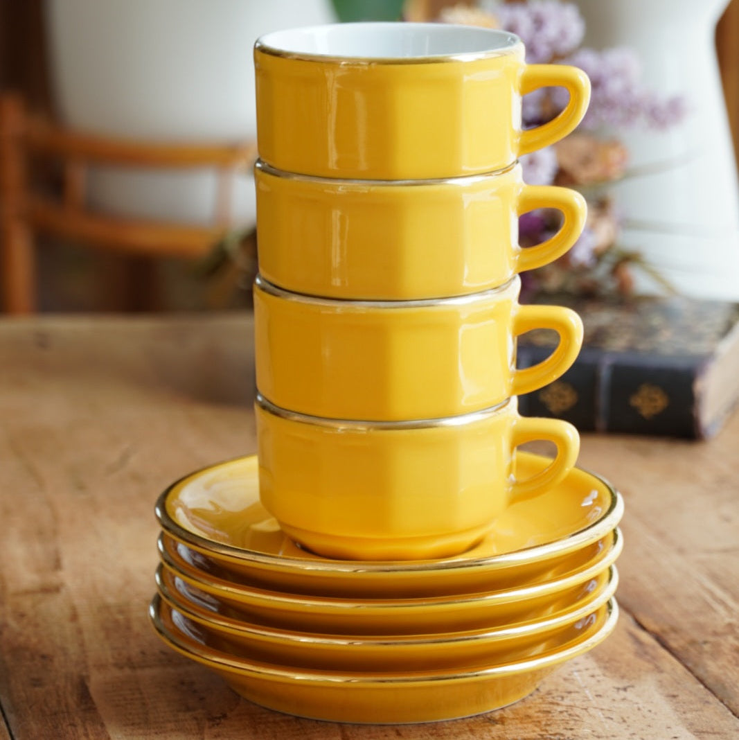 Ensemble de petites tasses bistrot "Ernelle" en porcelaine jaunes et dorées Yves Deshoulières Apilco (lot de 4) (rares)