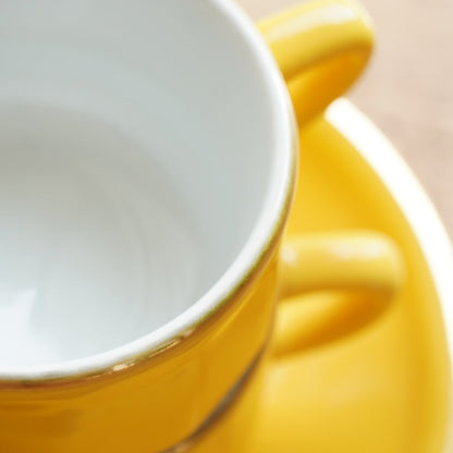 Ensemble de petites tasses bistrot "Ernelle" en porcelaine jaunes et dorées Yves Deshoulières Apilco (lot de 4) (rares)