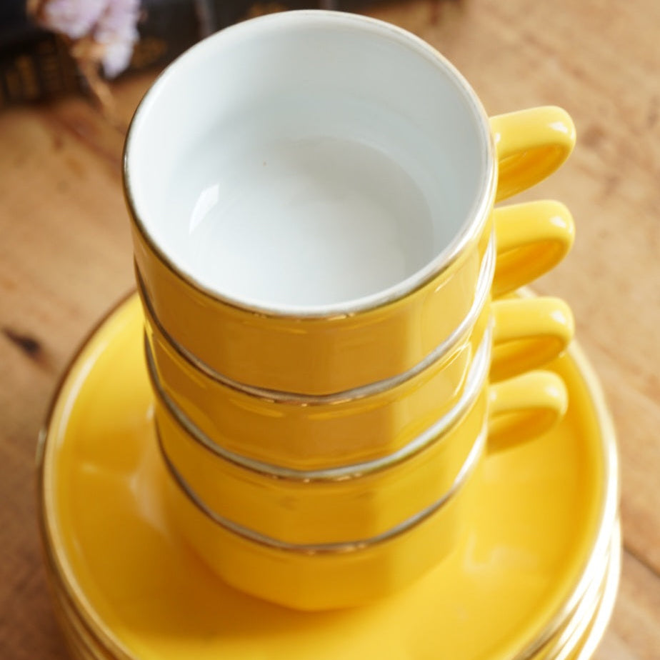 Ensemble de petites tasses bistrot "Ernelle" en porcelaine jaunes et dorées Yves Deshoulières Apilco (lot de 4) (rares)