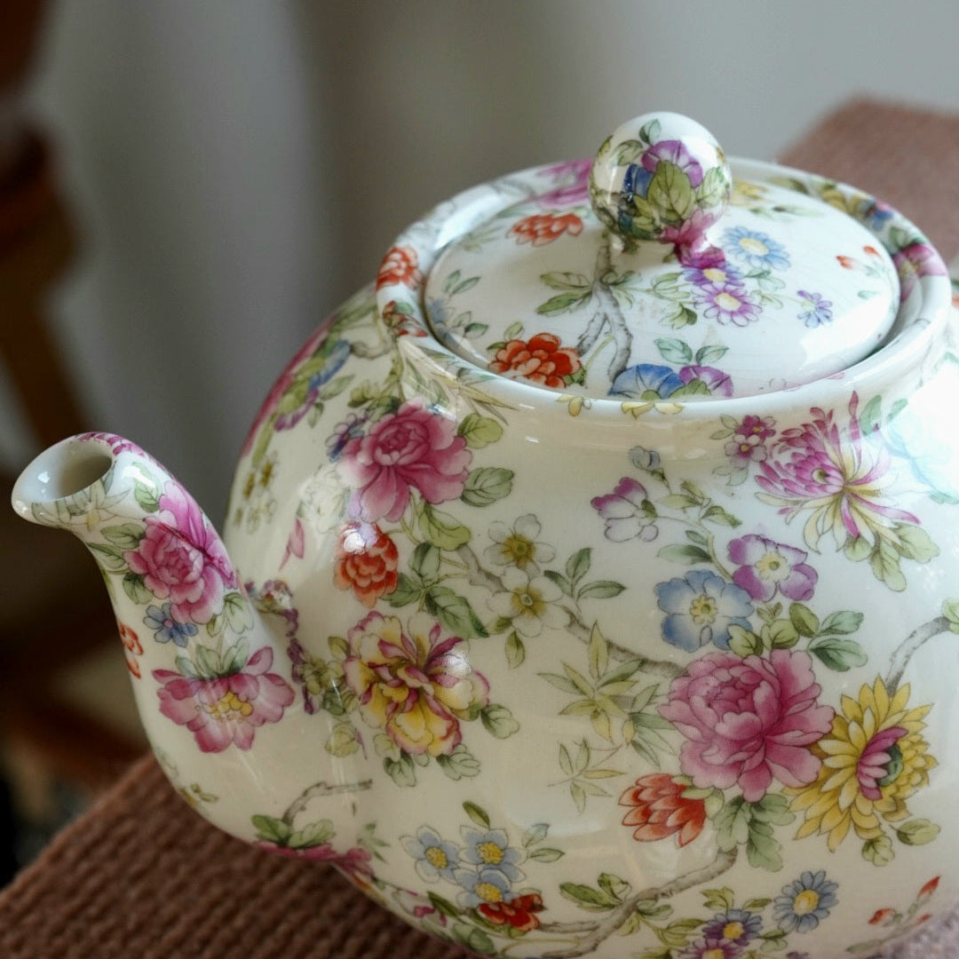 Théière "Emily" fleurie en céramique anglaise signée Heron Cross Pottery