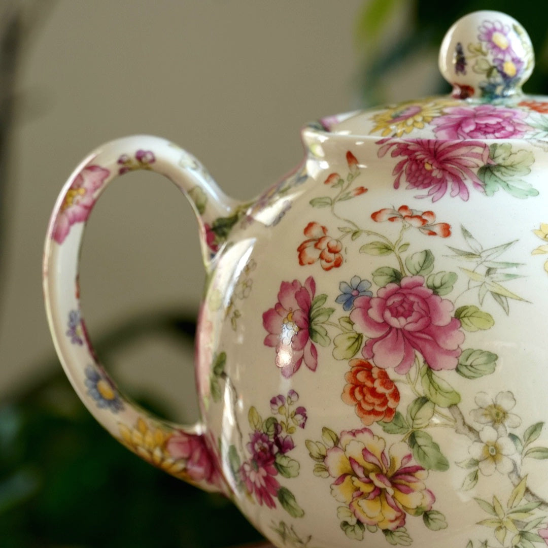 Théière "Emily" fleurie en céramique anglaise signée Heron Cross Pottery