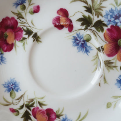 Petite tasse "August" en porcelaine anglaise fleurie et dorée du mois d'Août Royal Albert