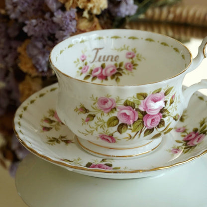 Tasse "Summer" en porcelaine anglaise Royal Albert mois de Juin