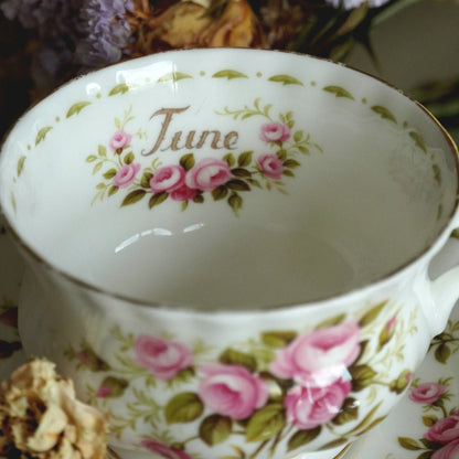 Tasse "Summer" en porcelaine anglaise Royal Albert mois de Juin