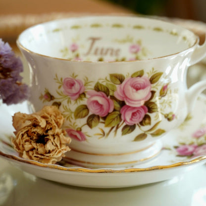Tasse "Summer" en porcelaine anglaise Royal Albert mois de Juin
