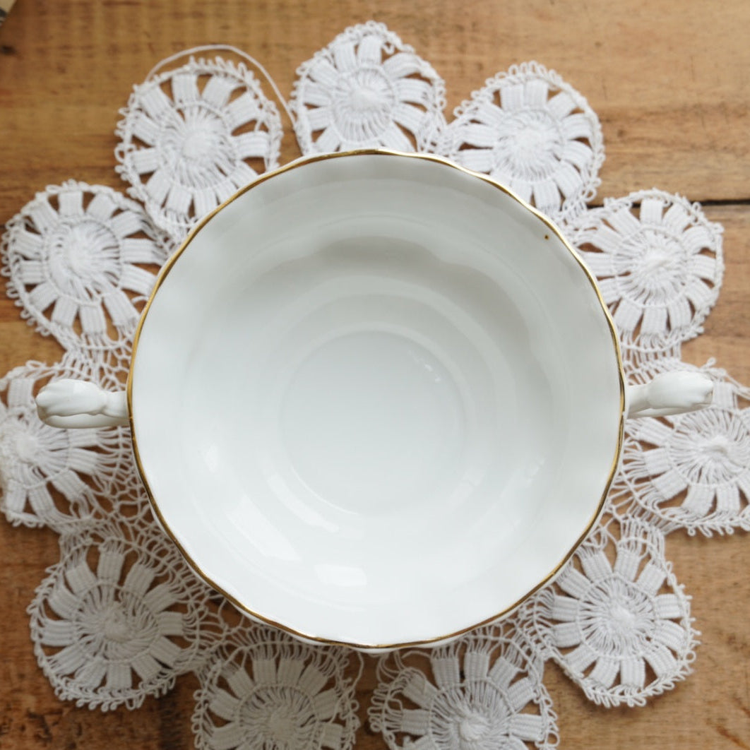Petit service "Harry" en porcelaine anglaise fleurie et dorée Richmond
