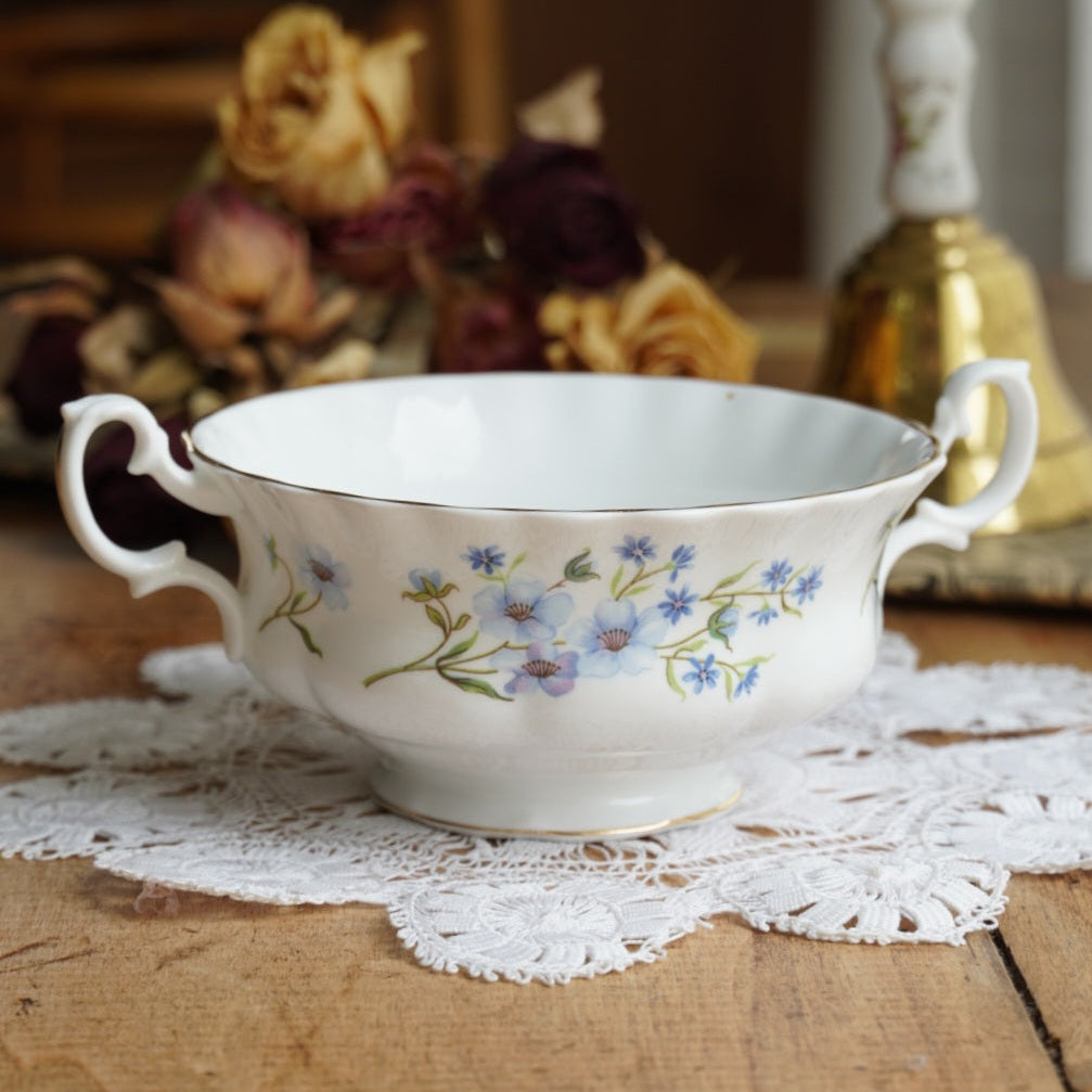 Petit service "Harry" en porcelaine anglaise fleurie et dorée Richmond