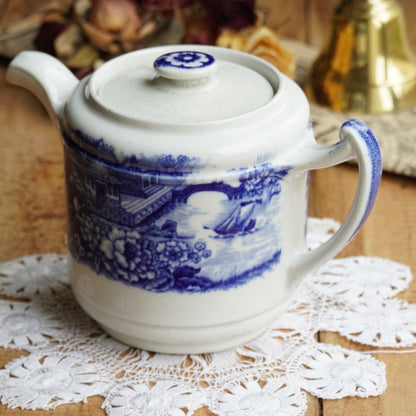 Théière "Bonnie" en céramique anglaise aux motifs bleutés Olde Alton Ware