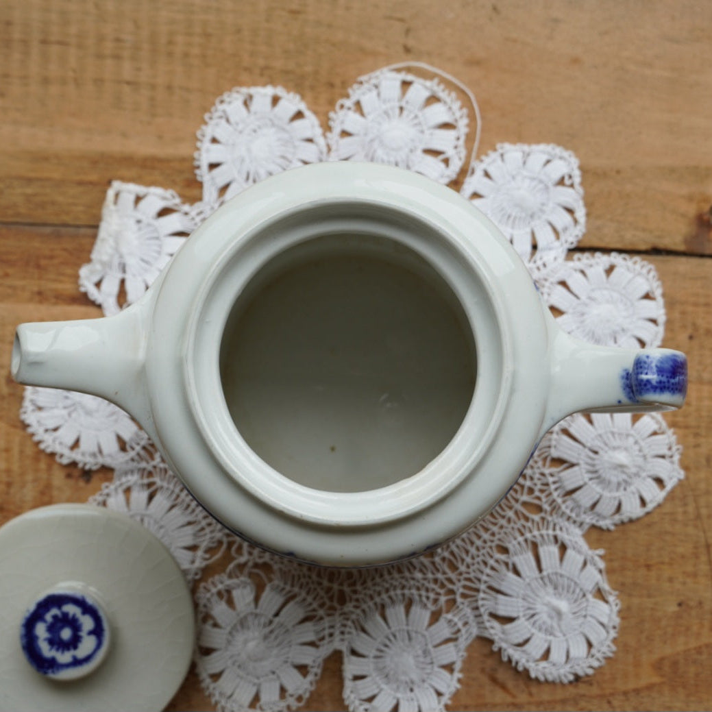 Théière "Bonnie" en céramique anglaise aux motifs bleutés Olde Alton Ware