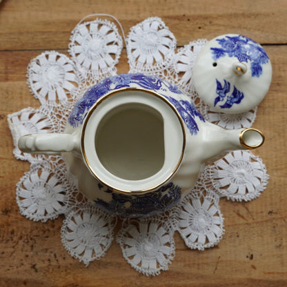 Petite théière "Leanne" en porcelaine anglaise aux motifs orientaux bleutés et dorés Sadler