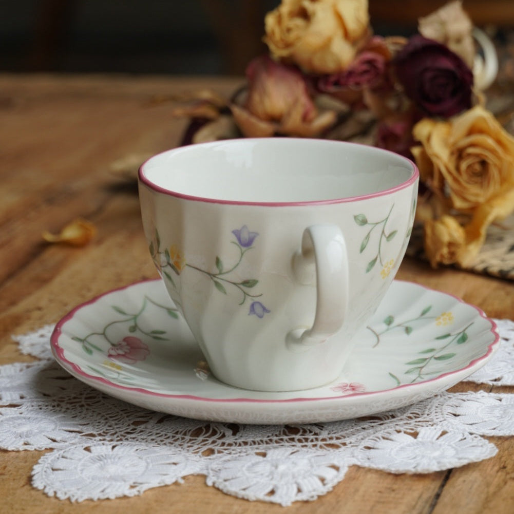 Tasse "Amy" en céramique anglaise fleurie Johnson Brothers modèle Summer Chintz