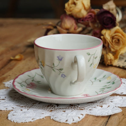 Tasse "Amy" en céramique anglaise fleurie Johnson Brothers modèle Summer Chintz