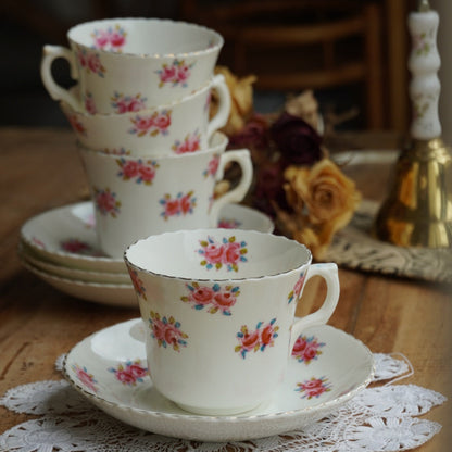 Tasses "Imogen" en porcelaine anglaise fleurie et dorée (lot de 4)