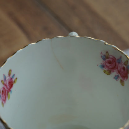 Tasses "Imogen" en porcelaine anglaise fleurie et dorée (lot de 4)