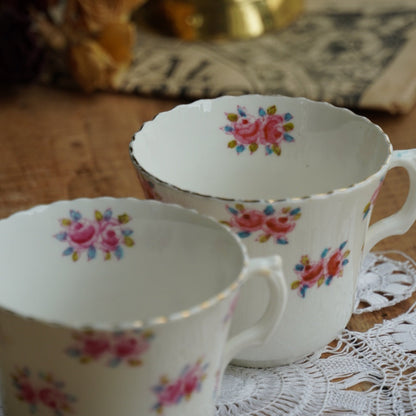 Tasses "Imogen" en porcelaine anglaise fleurie et dorée (lot de 4)