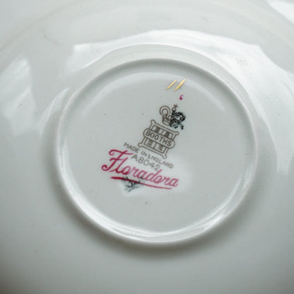Tasse "Flora" en porcelaine anglaise et son assiette à gâteau fleurie et dorée Booths modèle Floradora