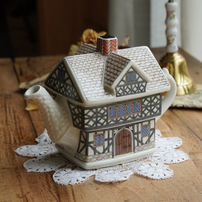 Théière "Tudor" en céramique anglaise "Maison Tudor" Sadler modèle English Country Houses
