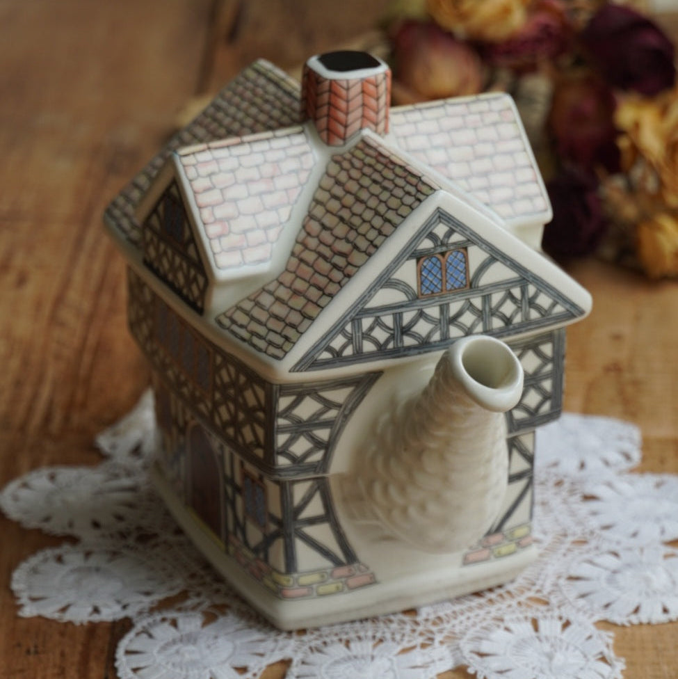 Théière "Tudor" en céramique anglaise "Maison Tudor" Sadler modèle English Country Houses