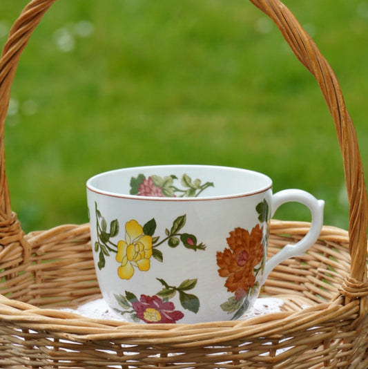 Grande tasse "Lillian" fleurie en céramique anglaise Wedgwood Georgetown