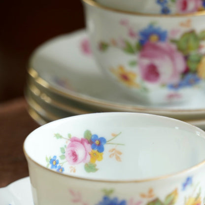Tasses "Hortense" en porcelaine tchéque Epiag Czechoslovakia fleuries et dorées (lot de 5)
