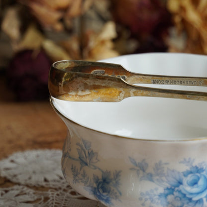 Pince à sucre "Goldie" anglaise en argent massif patiné S. Greenough & Sons