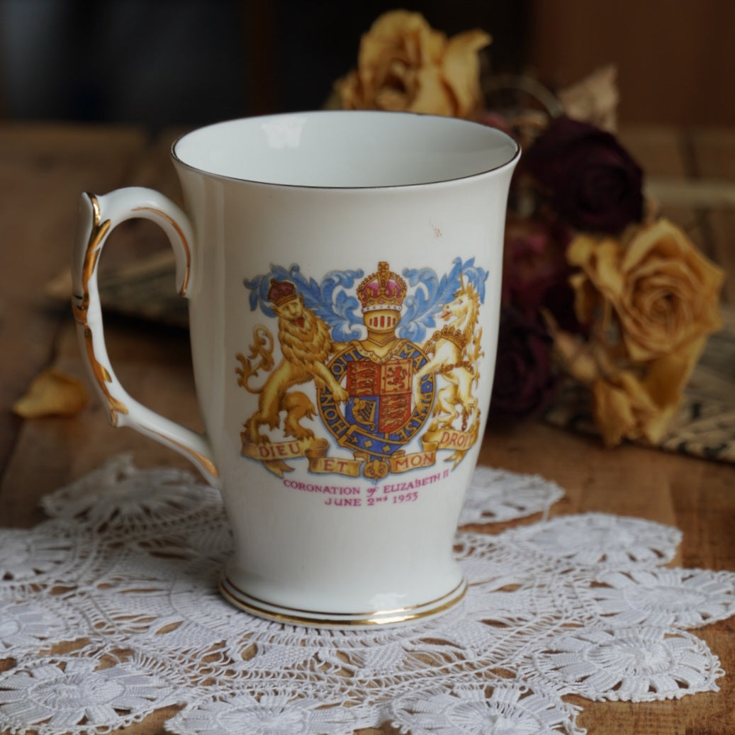 Mug "Liz" en porcelaine anglaise Royal Albert commémorative du couronnement de la reine Elizabeth II de 1953