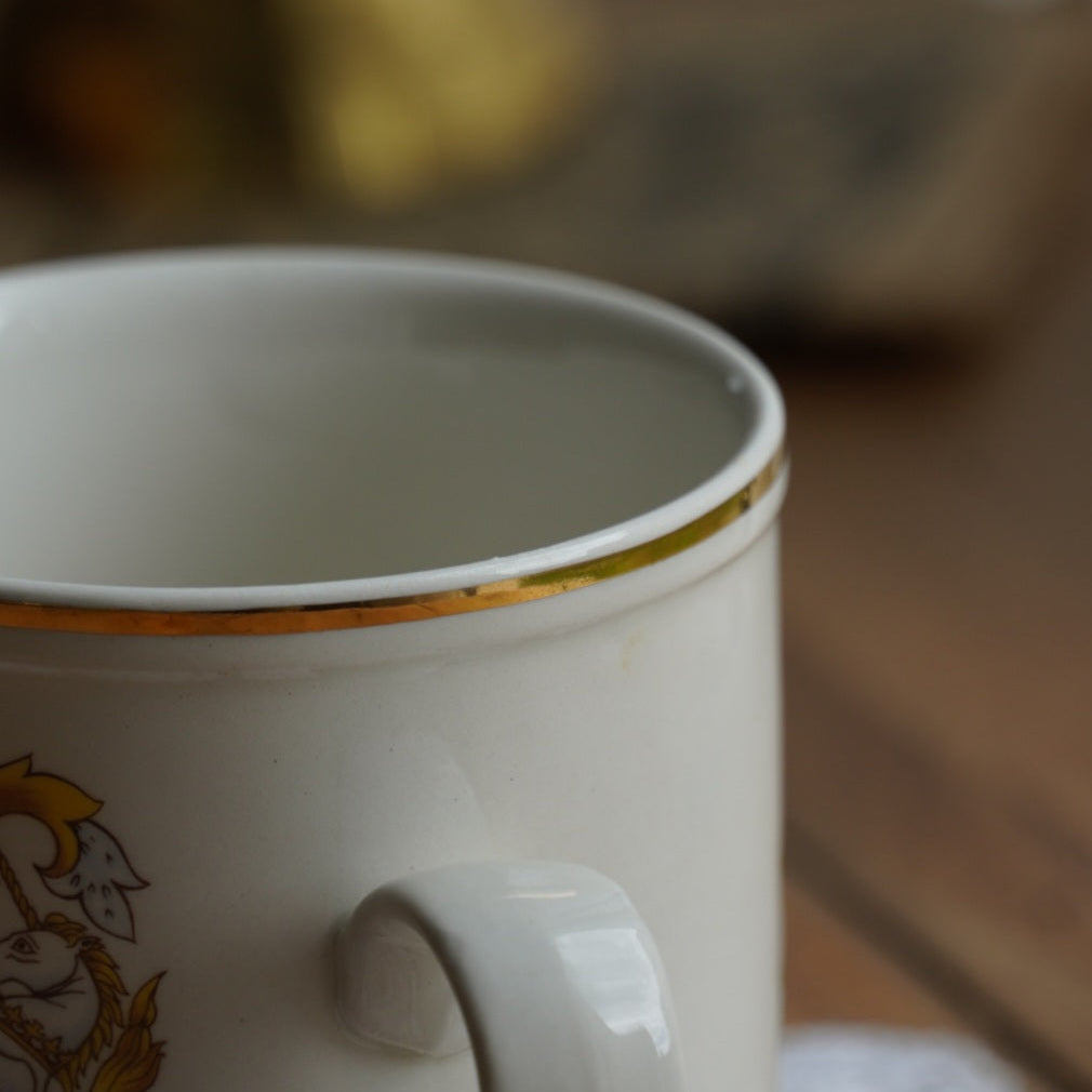 Mug "Queen" en céramique anglaise Churchill commémorative du 25ème anniversaire de l'accession au trône de la reine Elizabeth II