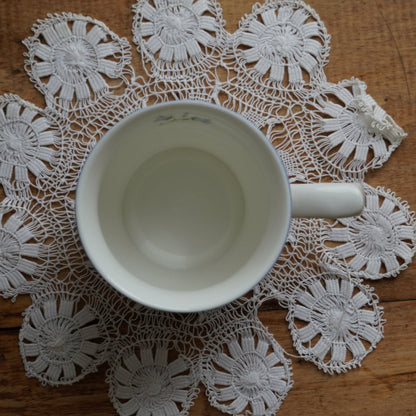 Mug "Rosaline" en porcelaine anglaise fleurie Astbury Royal Albert Works