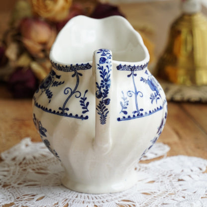 Pot à lait "Harold" en céramique anglaise torsadé aux motifs bleutés