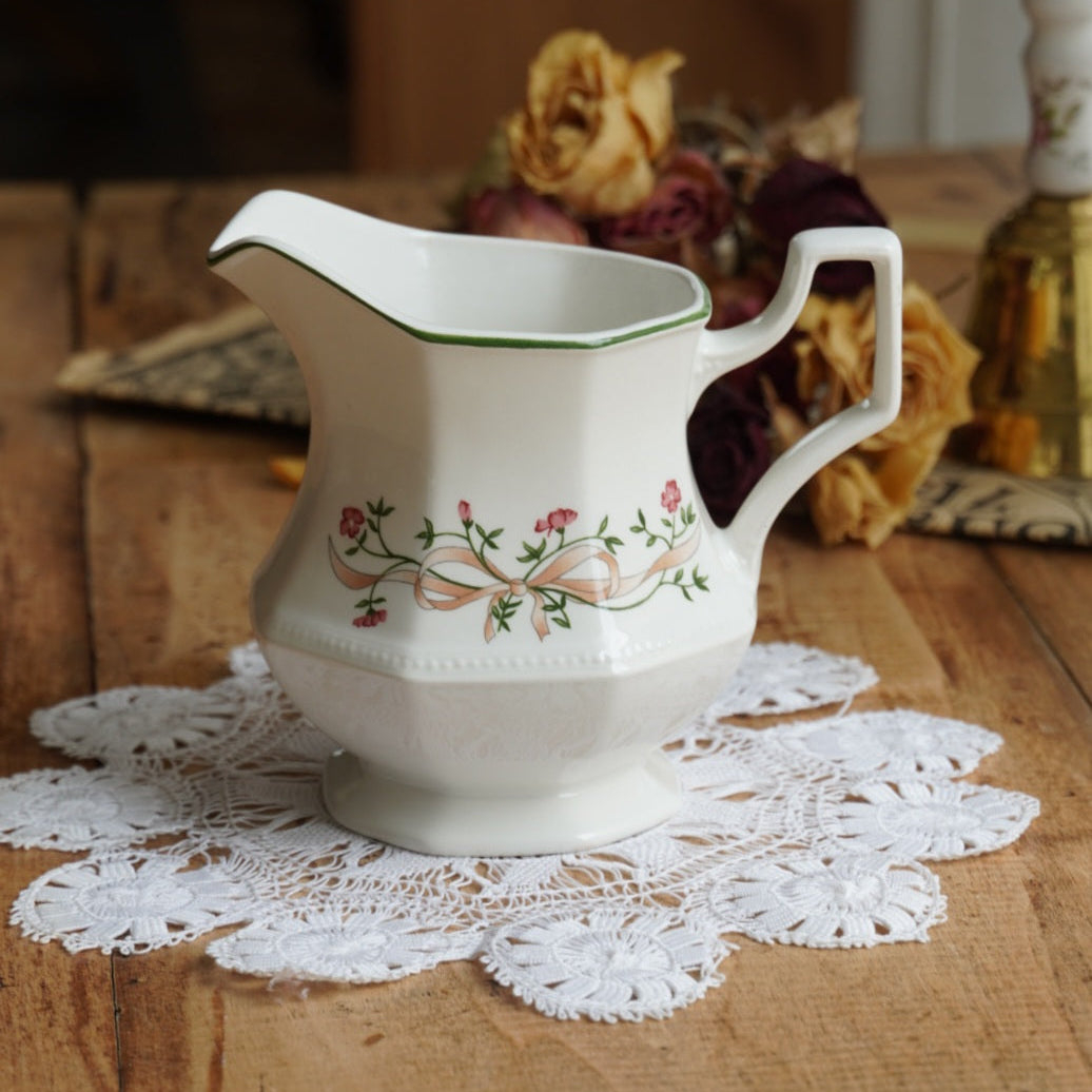 Pot à lait "Henry" en céramique anglaise fleurie Johnson Brothers