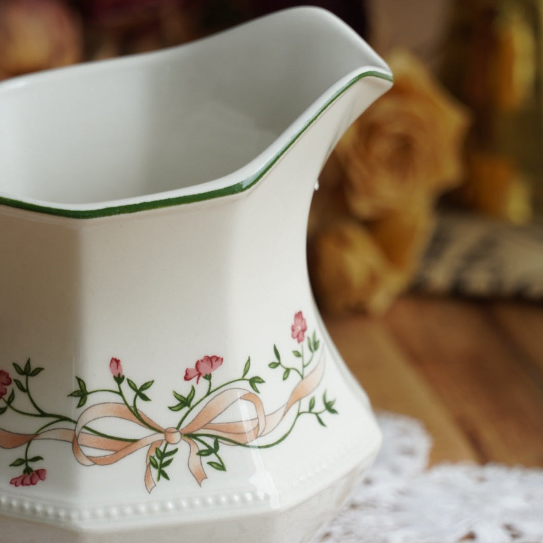 Pot à lait "Henry" en céramique anglaise fleurie Johnson Brothers