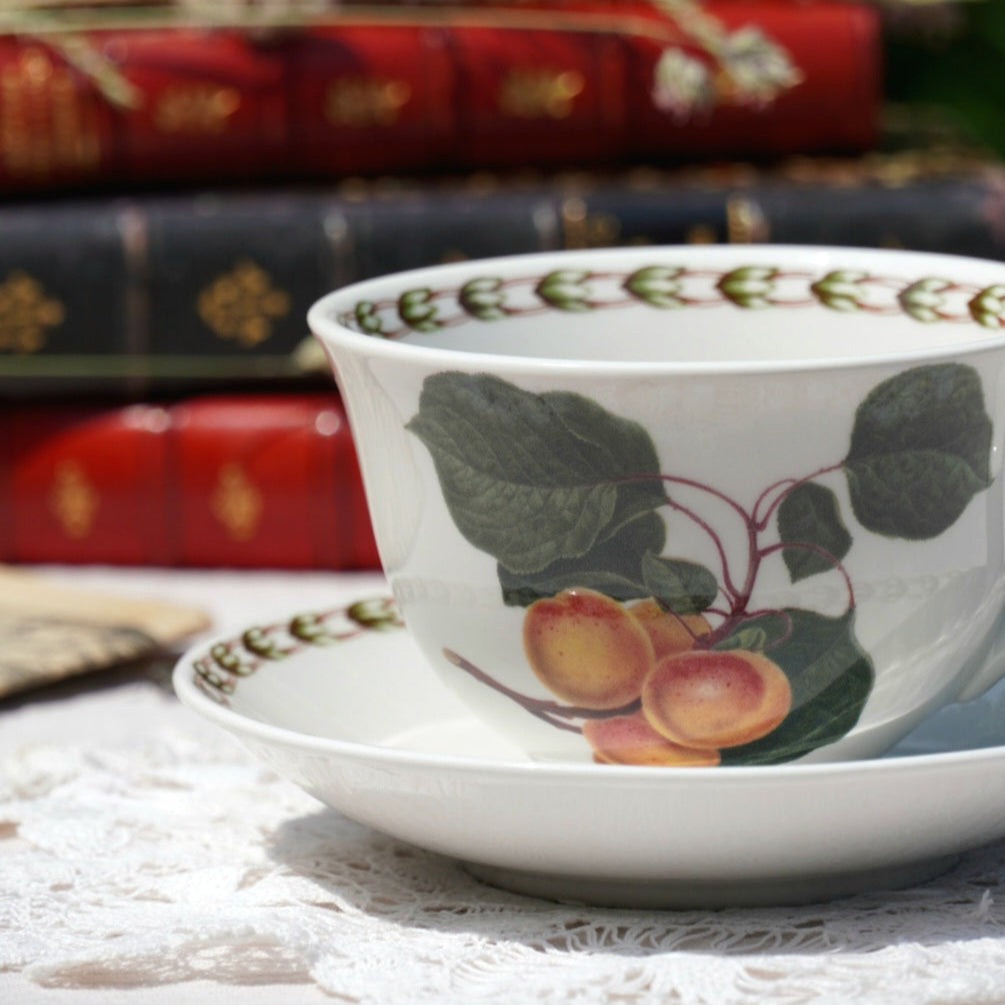 Tasse "Pearline" aux motifs fruités en porcelaine anglaise Queen's modèle Hookers