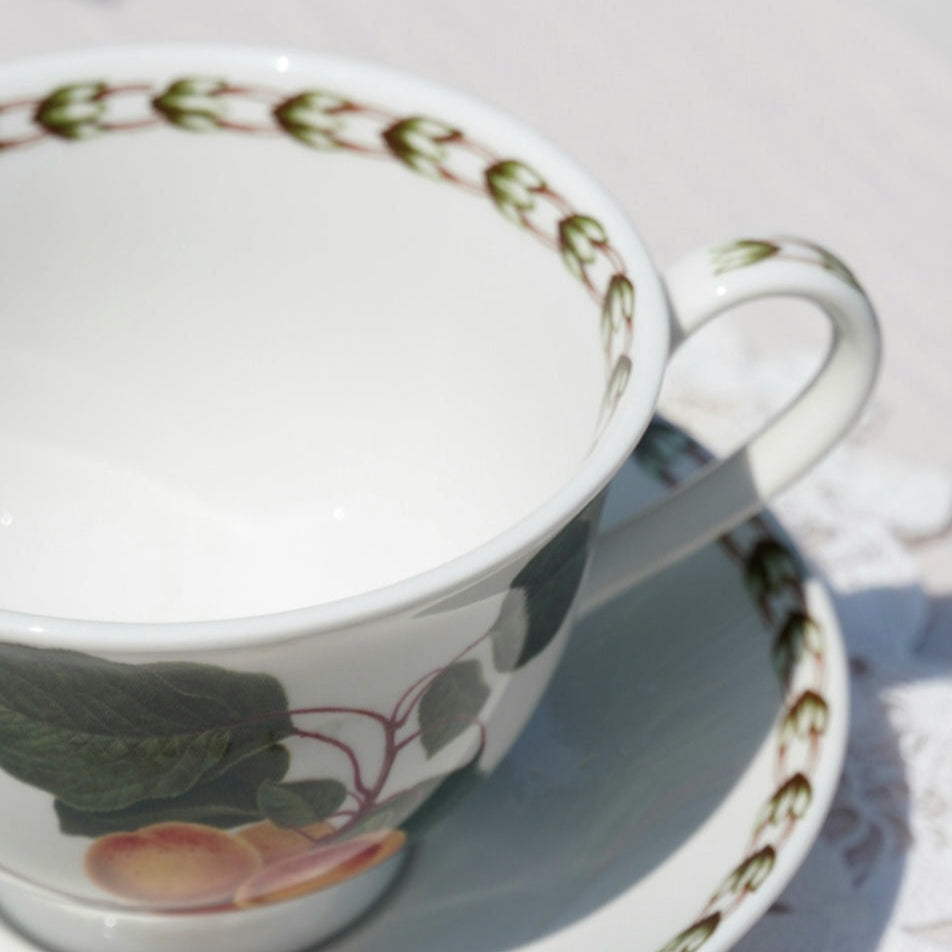 Tasse "Pearline" aux motifs fruités en porcelaine anglaise Queen's modèle Hookers