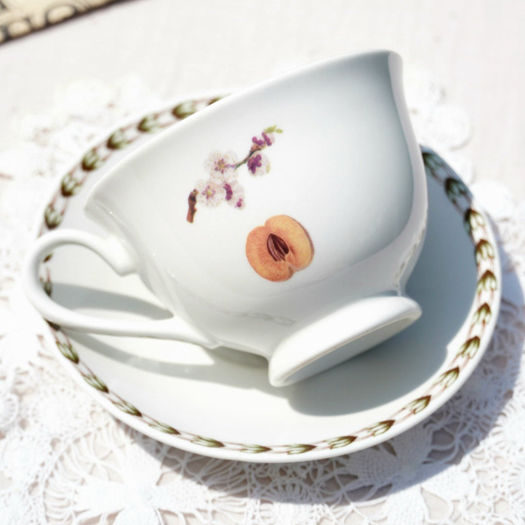 Tasse "Pearline" aux motifs fruités en porcelaine anglaise Queen's modèle Hookers